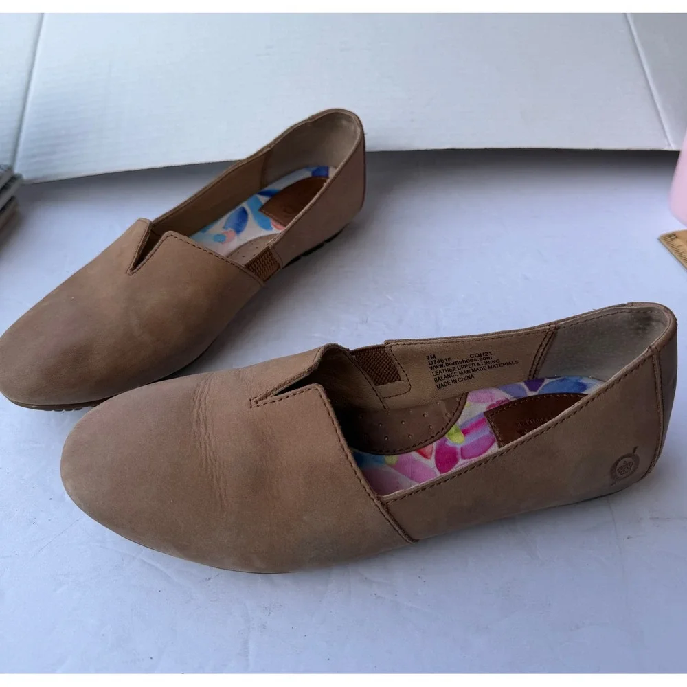Born Sebra Suede Tan Leather Slip On Notched Vamp Flat Comfort Shoes‎ Sz 7